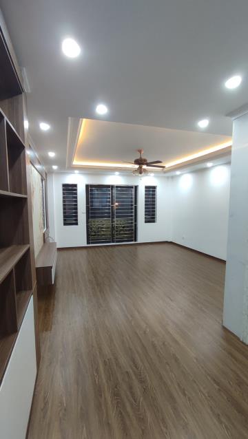 NGAY MẶT PHỐ NGUYỄN VĂN HUYÊN, ÔTÔ TRÁNH, ĐƯỜNG THÔNG, 6*60, PHÙ HỢP Ở, CHO THUÊ HOẶC CẢ 2