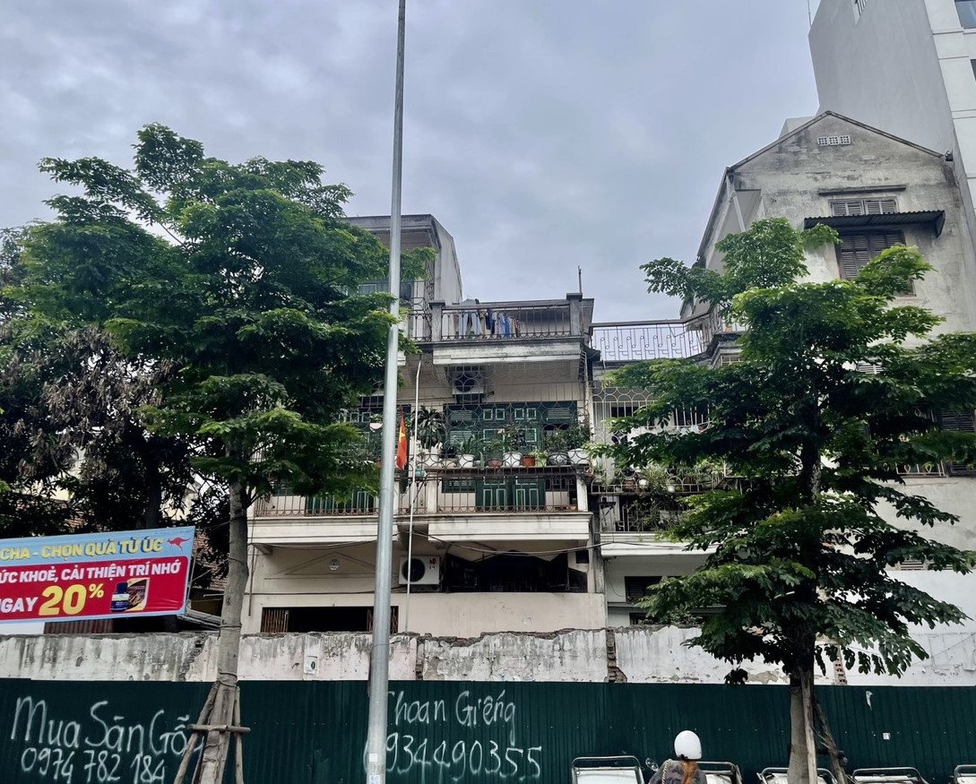 HOA HẬU PHỐ HAI BÀ TRƯNG, 2 THOÁNG, VỈA HÈ ĐÁ BÓNG, KINH DOANH ĐỈNH, 305m2, CHỈ 95 tỷ