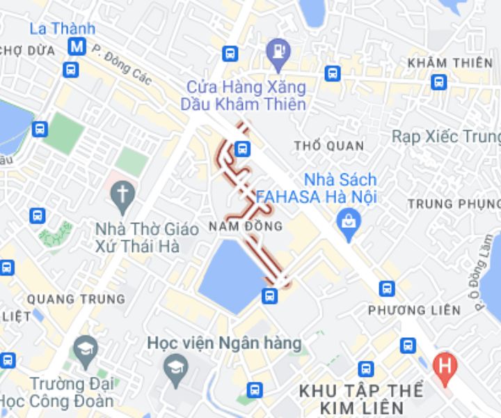 Đường ngõ Xã Đàn 2 chạy dọc gần hồ Xã Đàn, gần trung tâm thành phố