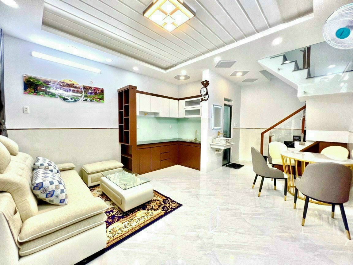 Hẻm 1 sẹc hẻm 28 Nguyễn Thái Sơn, 4.5 x 7.2m, 2 PN, đẹp, Gò Vấp, DT 32m², Giá 4.3 Tỷ