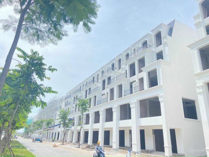 Bán lô shophouse đường 30m, xây 5 tầng giá chỉ 11.6 tỷ cả xây - Hinode Royal Park
