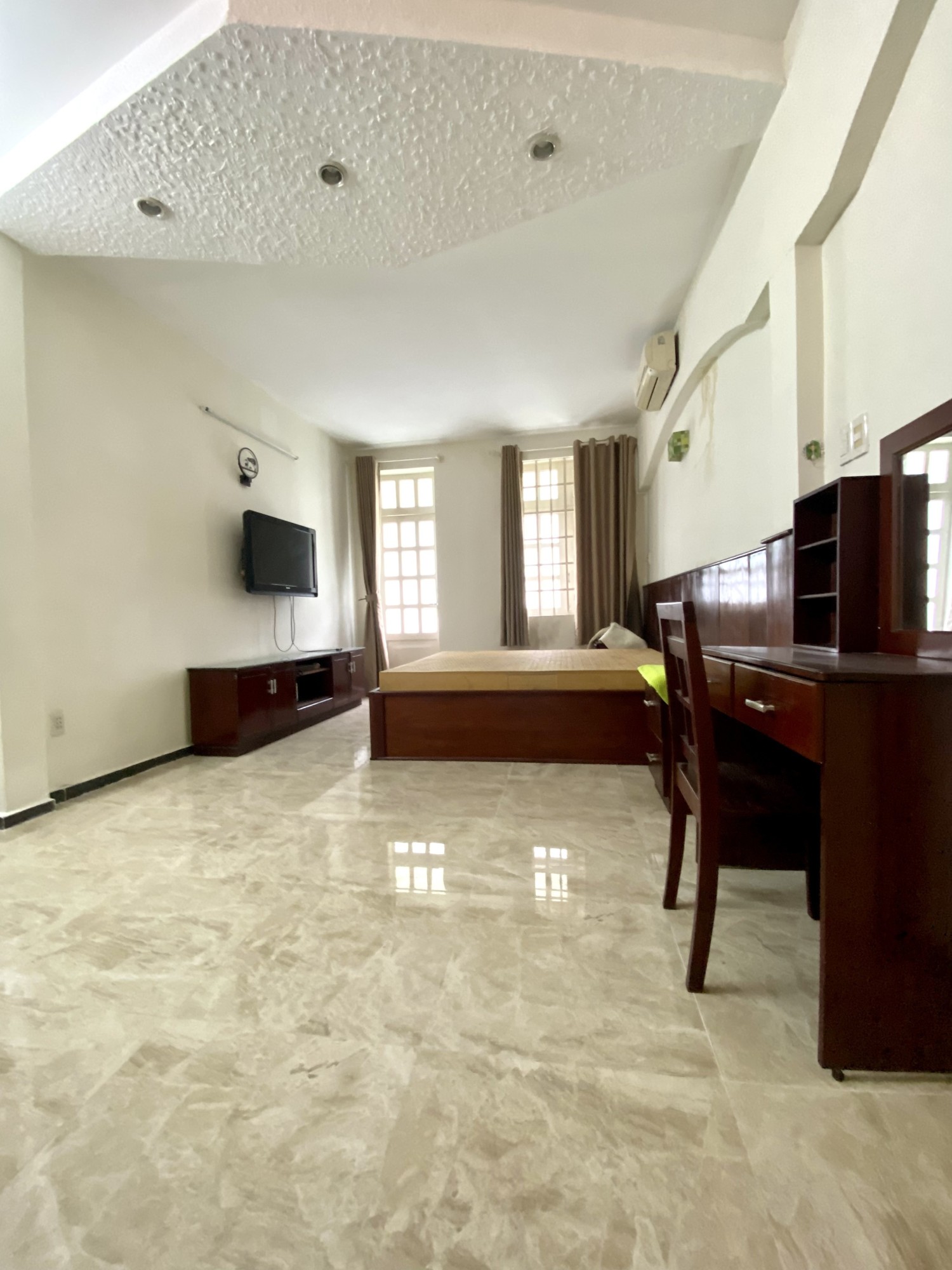 Bán nhà Trần văn Quang,P10,Tân Bình.52m2, 1T2L , Nhà đẹp, Giá rẻ chỉ 5 tỷ 99