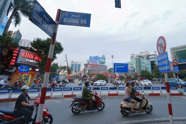 ban nha mat pho giang vo