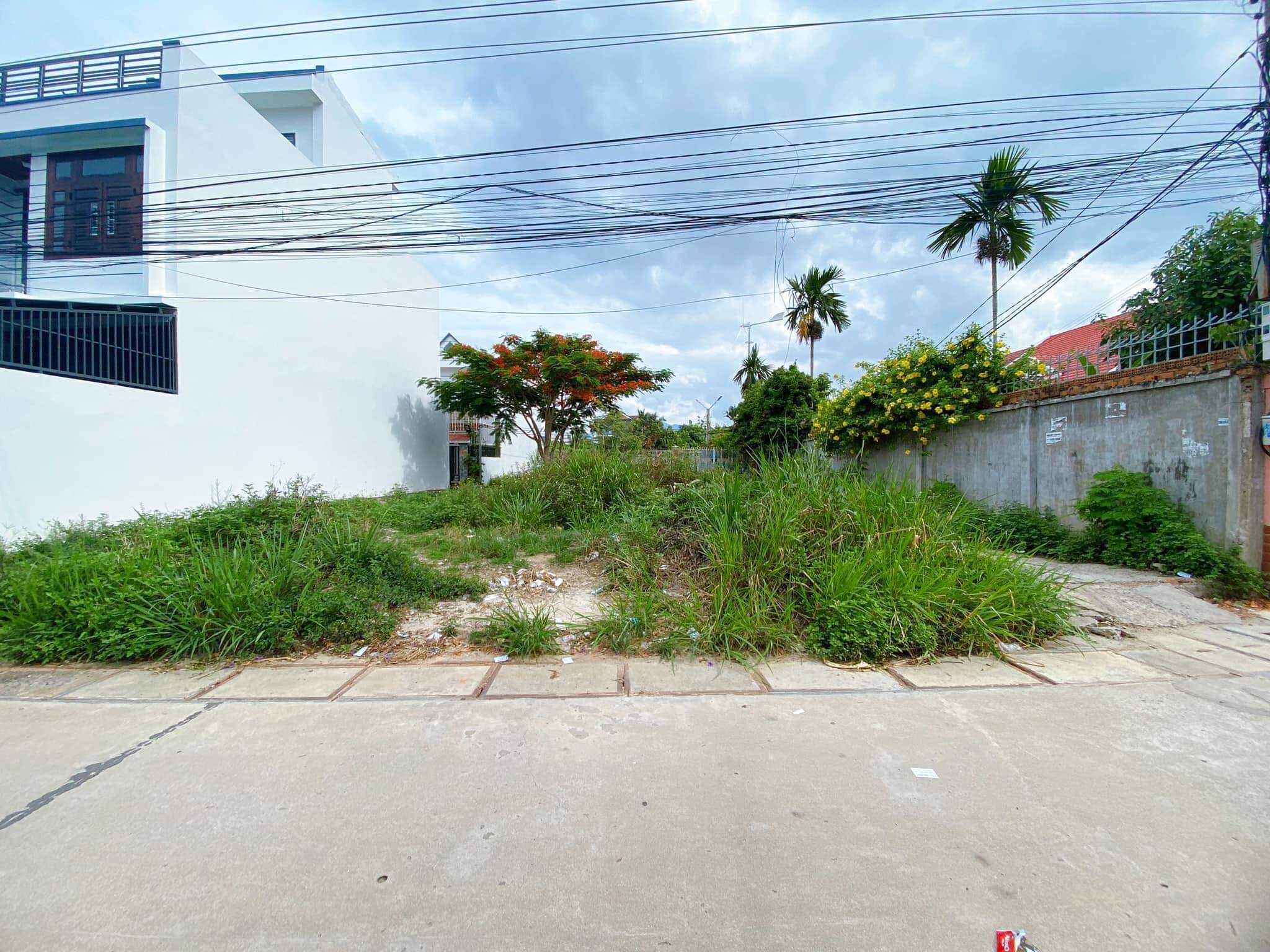 Lô góc 3 mặt tiền 8m và Qh 20m Vĩnh Thạnh.