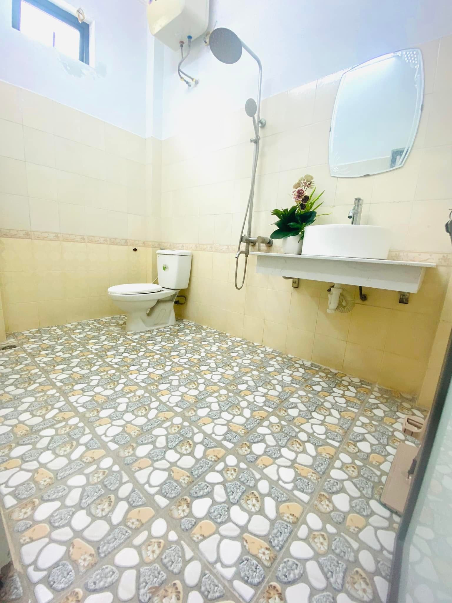 Bán nhà phố Bạch Mai,ngõ rộng, gần phố diện tích 30m2. Nhà 5 tầng giá 3 tỷ