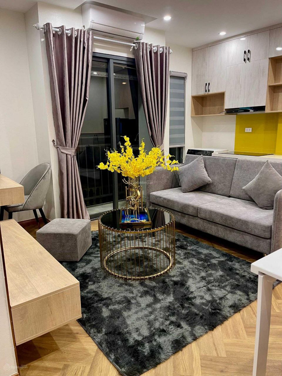 Cho thuê căn hộ tại phố Trích Sài , VIEW HỒ TÂY cực CHILL