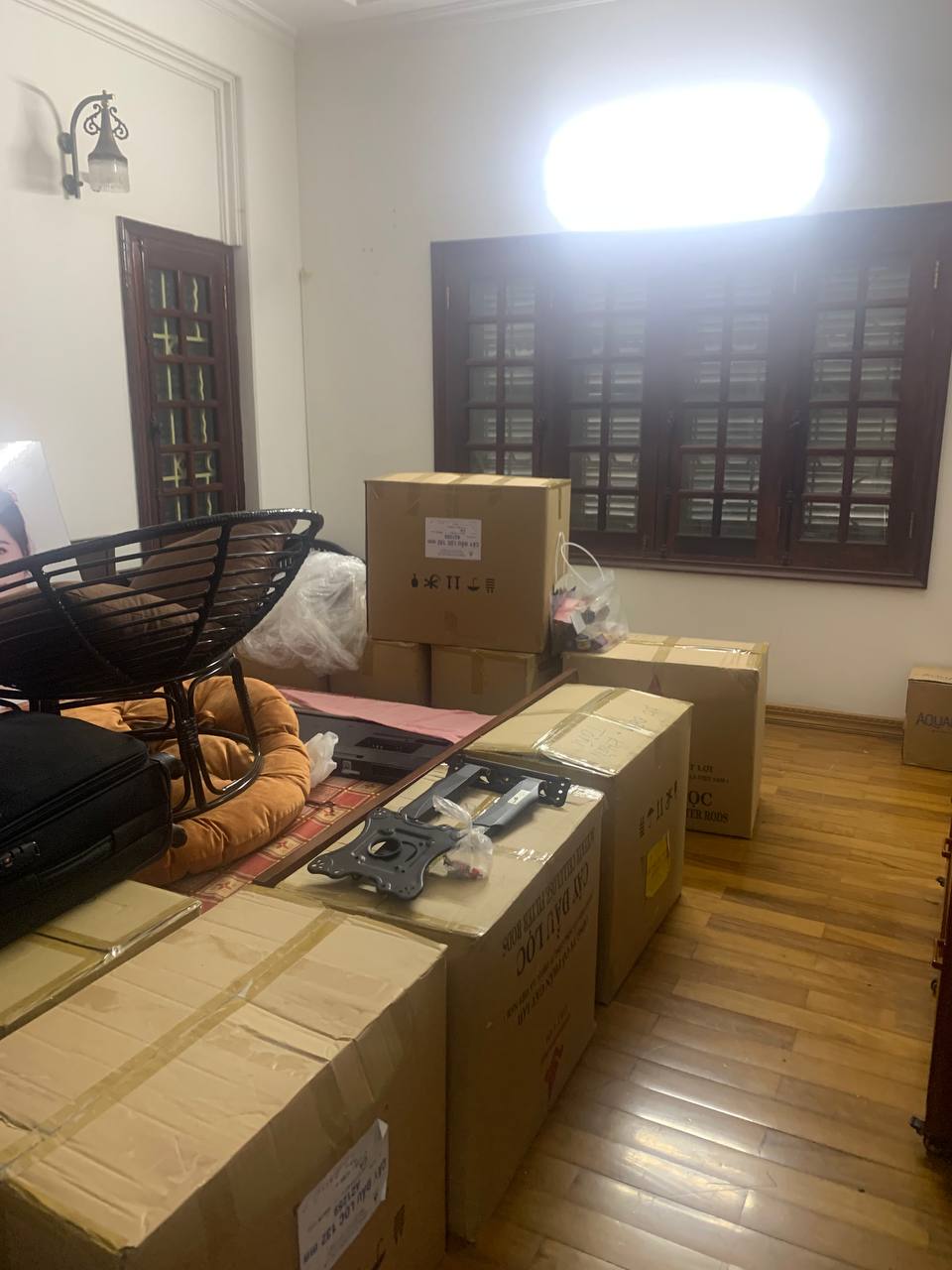 Cho thuê nhà MP Hàng Bún, DT: 130m2 x 4 tầng, MT 10m, nhà đẹp giá tốt nhất phố, giá 80 triệu có TL