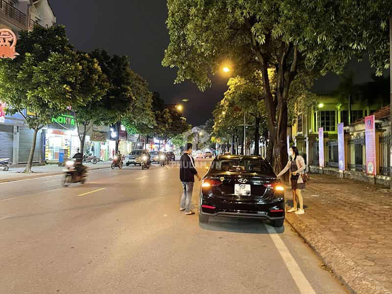 Bán gấp 80,7m2 nhà 3 tầng nằm ngay đầu Phố Ngô Xuân Quảng. Tương lai đối diện TTTM lớn