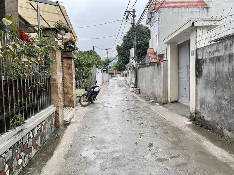 Cần bán 60m2 ngách 211 Bát Khối. Đường thông xe máy, cách đường ô tô 50m