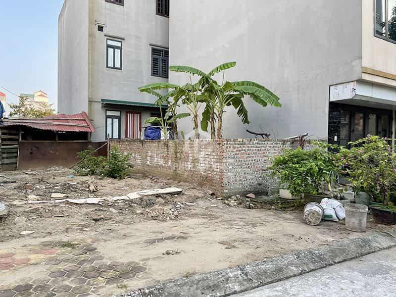 Cần tiền bán gấp trong vòng 20 ngày 52,1m2 đất TĐC Trâu Quỳ. View vườn hoa, đường 13m