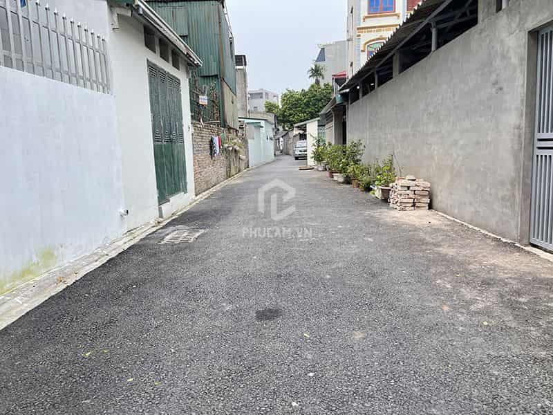 Chính chủ bán 55,8m2 đất thổ cư mặt ngõ 137 Trâu Quỳ. Đường thông ô tô 7 chỗ