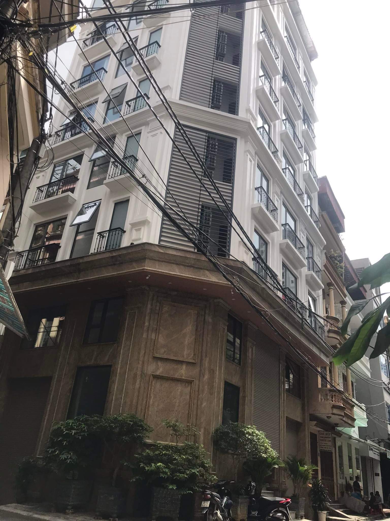 Bán nhà phố Nguyễn Khang, Cầu Giấy, 148m2, mt 15m, 8T Thang máy, 35 tỷ, Kinh doanh, Ô tô tránh