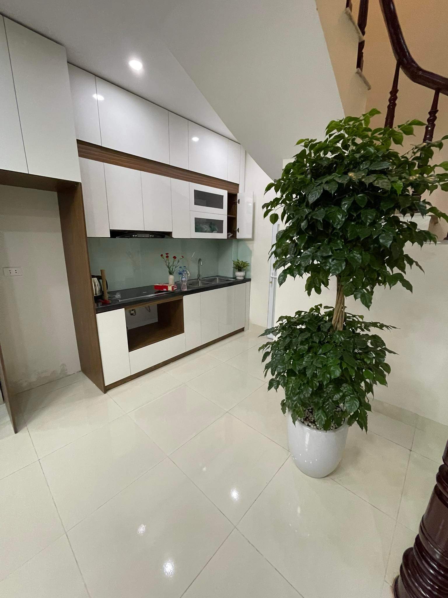 NHÀ ĐẸP TÂN MAI, HOÀNG MAI - LÔ GÓC - 3 THOÁNG - Ô TÔ - GẦN PHỐ - 35m2 , 5 T ,Mt 4.5m