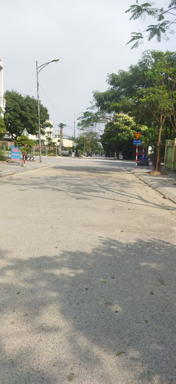 Bán Nhà mặt phố Thanh Am Long Biên 40m2 - 3
