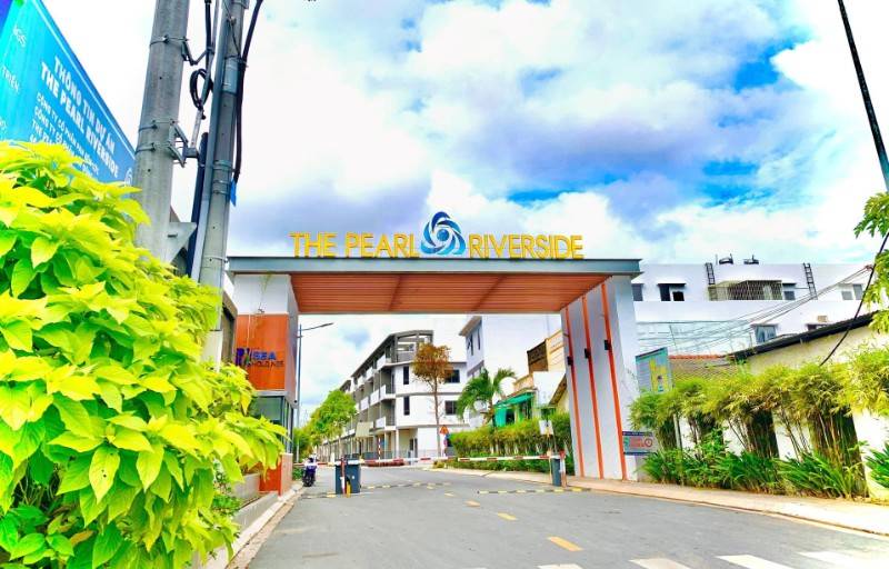 Kế bên Sài Gòn nhà ven sông chỉ 3ty sổ sẳn ngay thị trấn Bến Lức có bến du thuyền