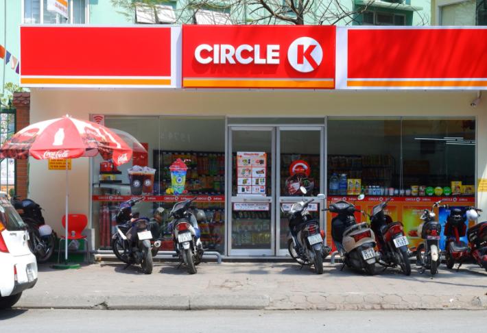 Cho thuê nhà Lô Góc mặt phố Hàng Phèn 150mx18m MT Vị trí đẹp