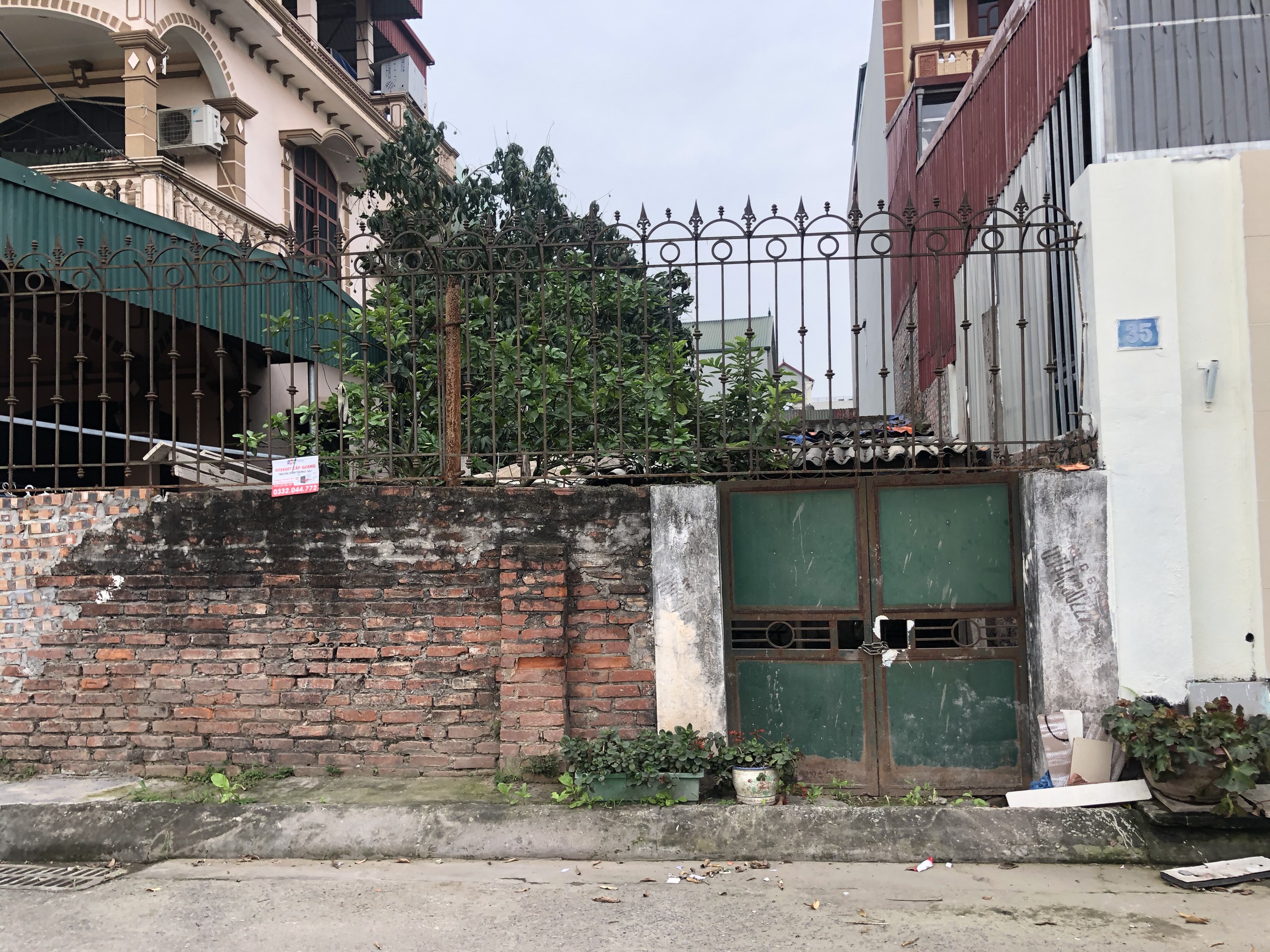 Anh Công khẩn thiết nhờ bán 117m đất khu A38 Tư Đình, Long Biên: