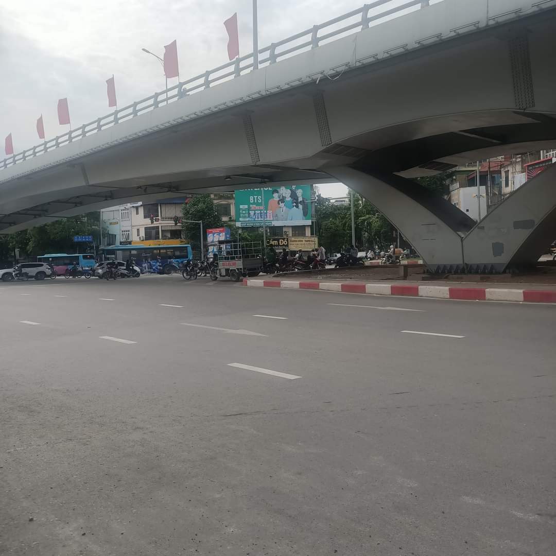 HIẾM-MẶT PHỐ TRƯỜNG CHINH -VỈA HÈ RỘNG -KINH DOANH SẦM UẤT NGÀY/ĐÊM -QUY HOẠCH ỔN ĐỊNH 30M -CHỈ HƠN 7TỶ