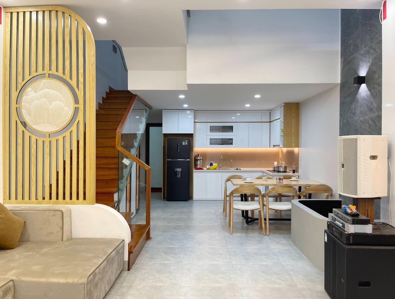 Bán nhà phân lô Đền Lừ, 45m2 x 5T x 7.6 tỷ, MT 4M - VIEW VƯỜN HOA - Ô TÔ VÀO NHÀ