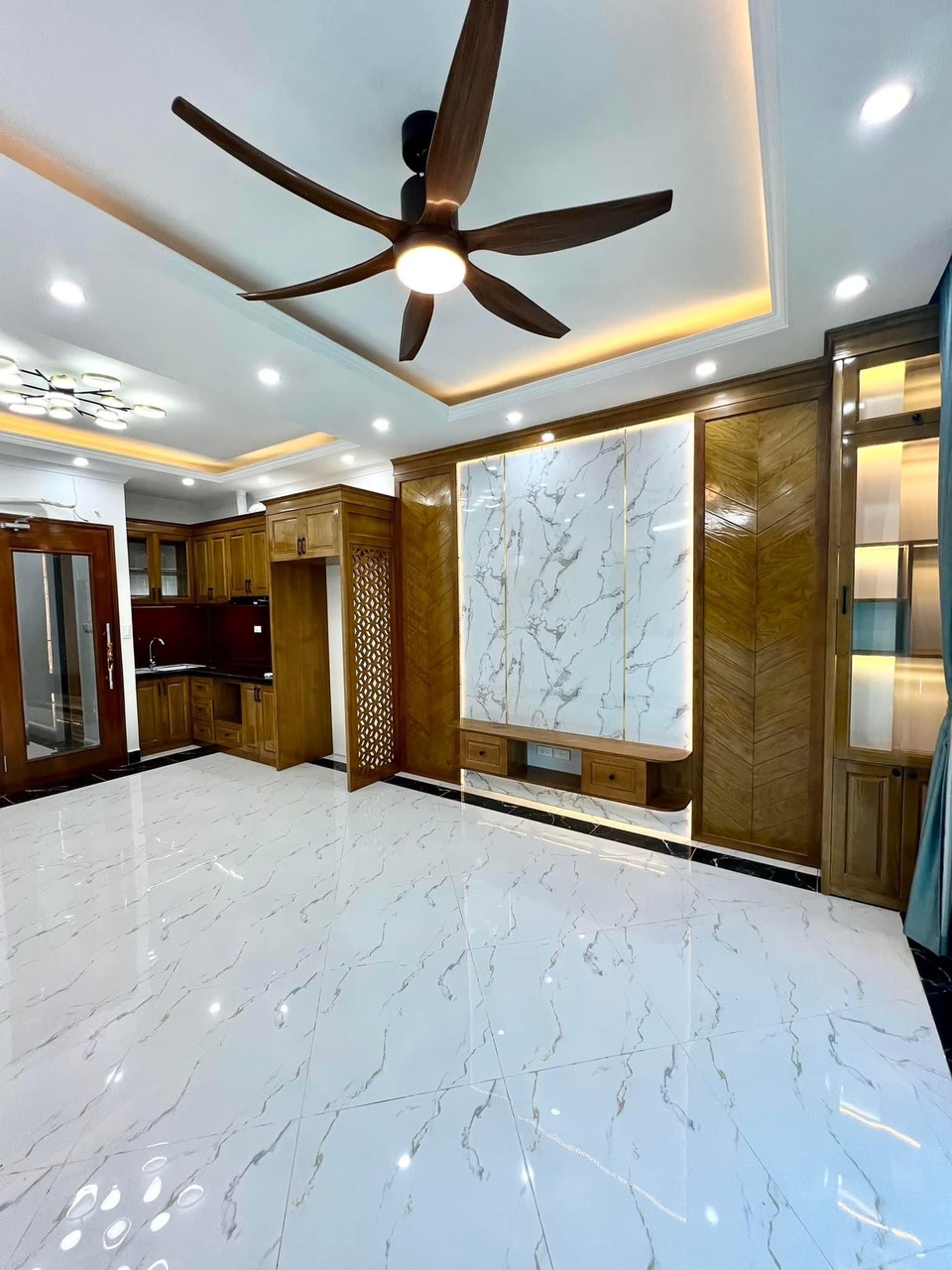 Bán nhà Nguyễn Đức Cảnh, 54m x 5T x 5.6 tỷ, LÔ GÓC - NGÕ THÔNG - KD NHỎ -