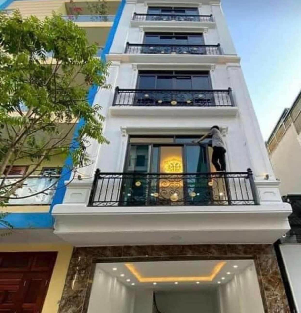 Bán Nhà Thái Hà - 7 Tầng, Thang máy, Thông sàn, Kinh doanh, vỉa hè, ô tô tránh_Giá 23,9 TỶ