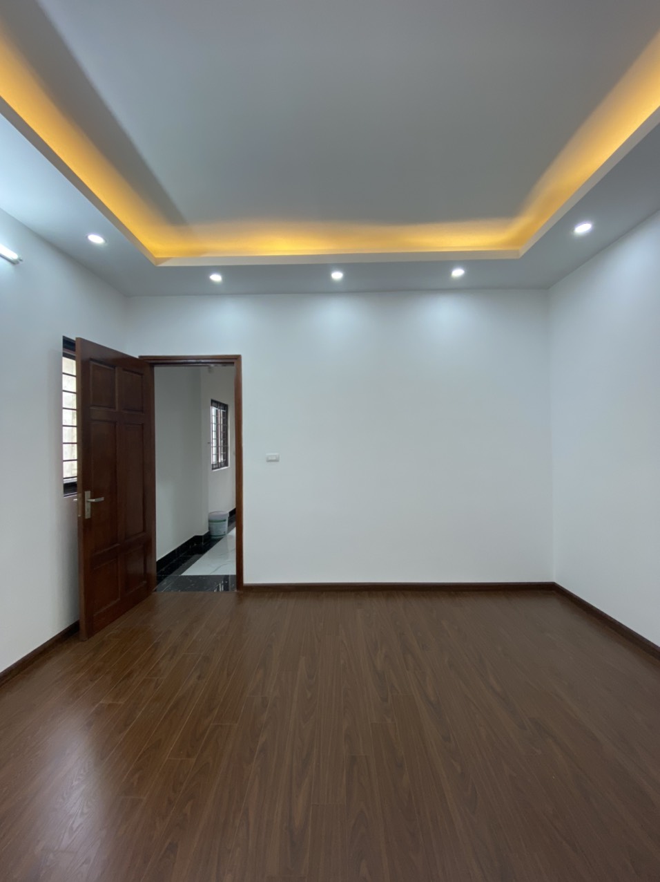 Bán nhà lô góc xây mới ngõ phố Đại La HBT Hà Nội DT 55mx5T giá 6.5 tỷ