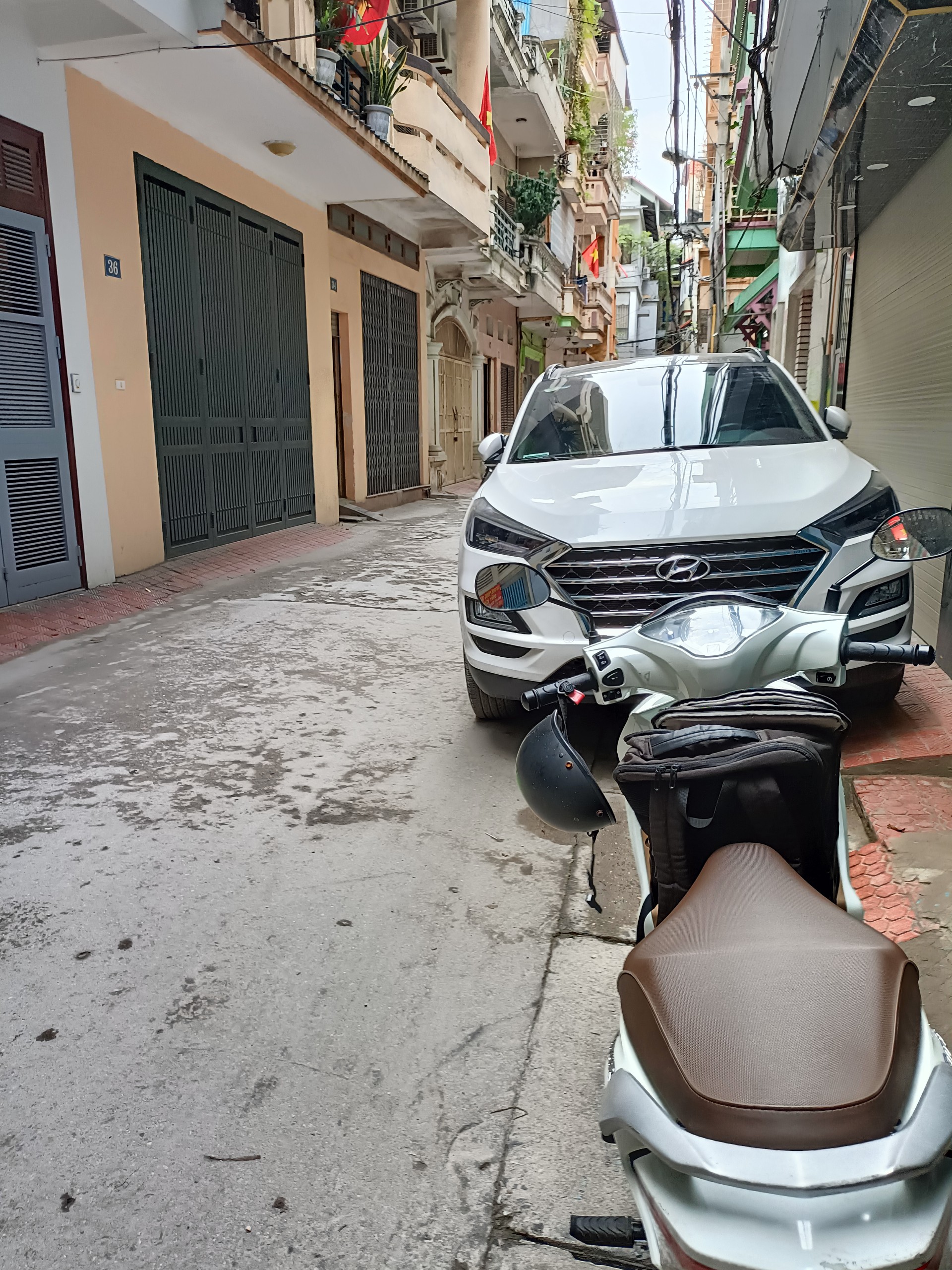 vào tay 4 tỷ có mua được nhà riêng Hoàng Văn Thái, quyền sử dụng đất chính công ty, chắc chắn rằng có, đi xem gần