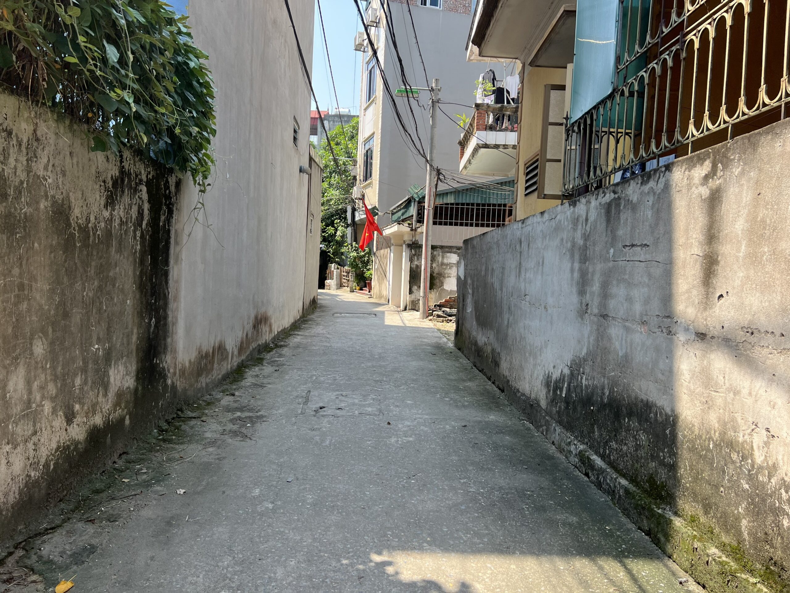 Chị gái cần sang nhượng gấp 76m2 đất thổ cư gần đường ô tô tránh tại tổ 11 Phúc Lợi, Long Biên