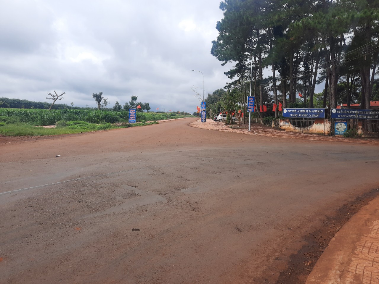 Đất nền sổ đỏ mặt đường 22m Phú Lộc - Krong Năng - Đak Lak