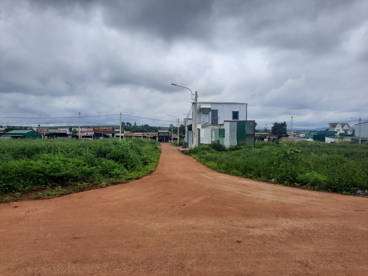 Đất đẹp giá tốt cho anh chị đầu tư ngay trung tâm Krông Năng chỉ với 900 Triệu