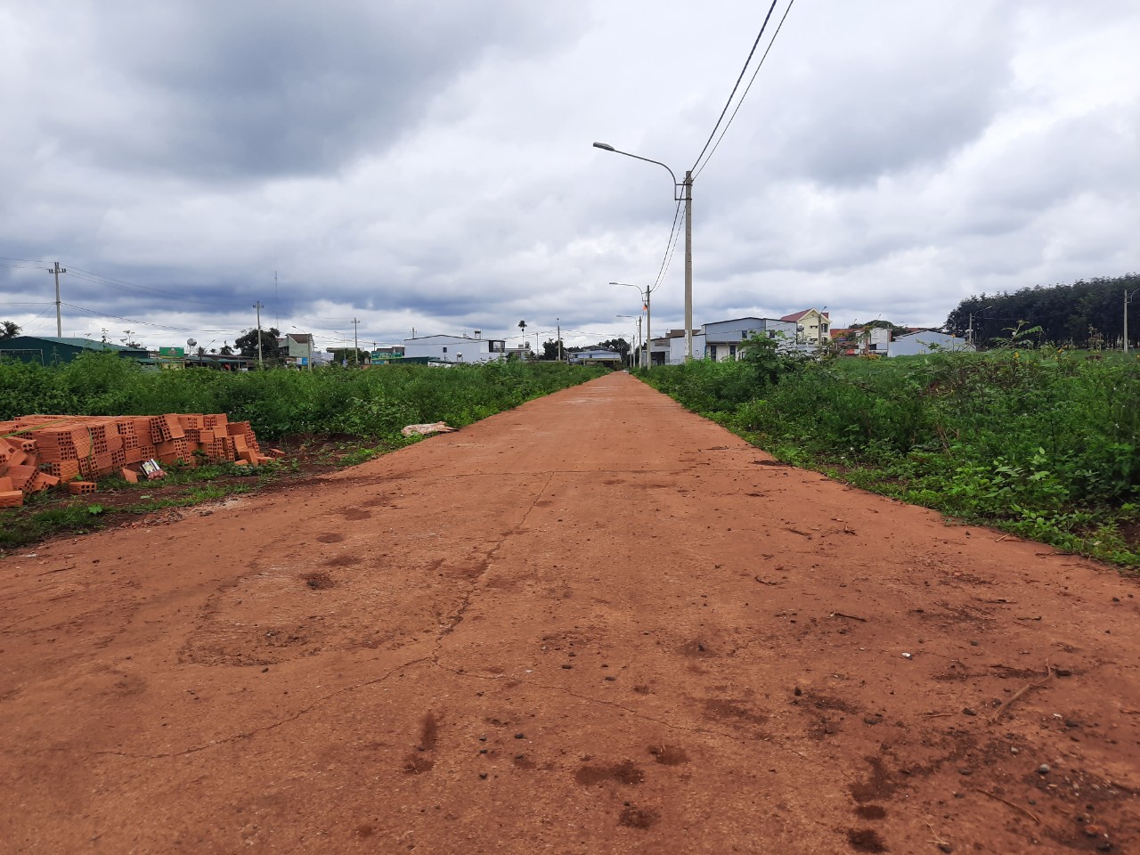 Bán nhanh lô đất nền full thổ cư sổ đỏ trung tâm chợ Phú Lộc, Krông Năng chỉ với 900 Triệu, hàng đẹp tuyển chọn