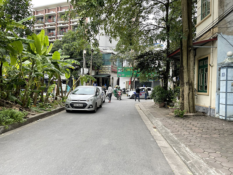 Cần bán 40m2 đất khu TĐC X6 Thạch Bàn. Đường rộng 5m, gần đường Cổ Linh