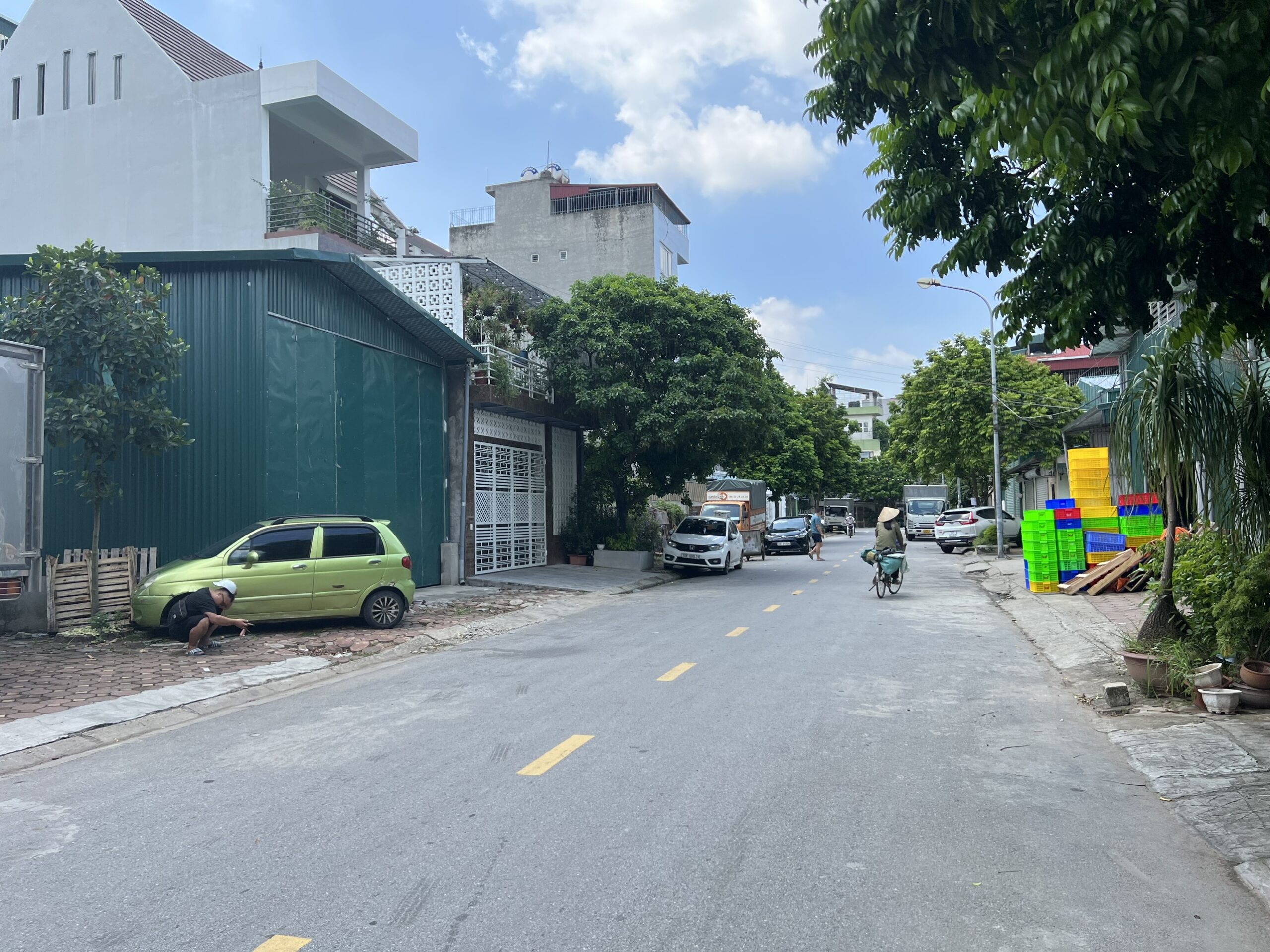 Cần bán gấp mảnh đất thổ cư hai mặt thoáng nằm tại mặt phố Chính Trung thị trấn Trâu Qùy