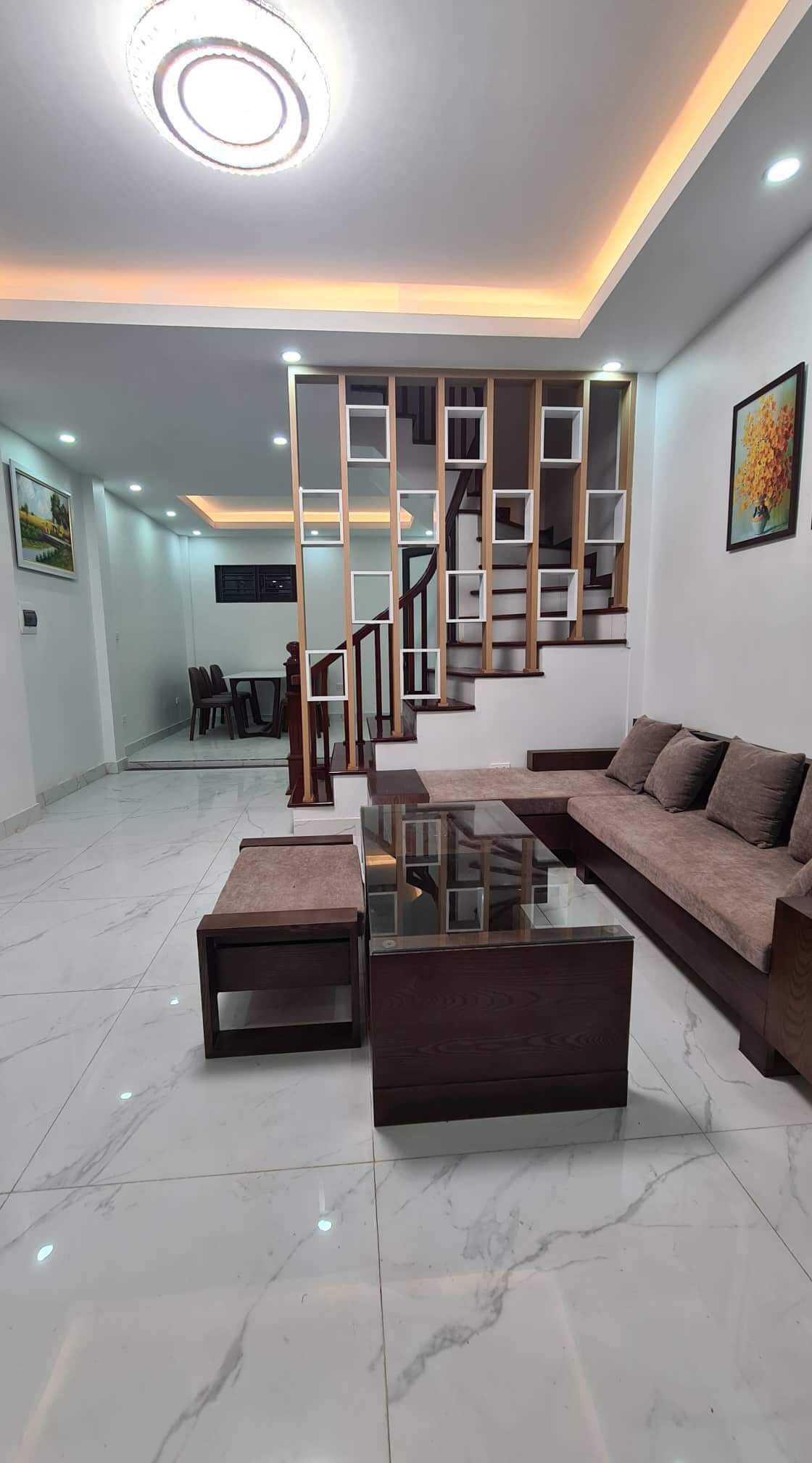 Nhanh chân nhanh chân đến cọc ngay căn nhà Hông Tiến đang giảm trào 1 tỷ