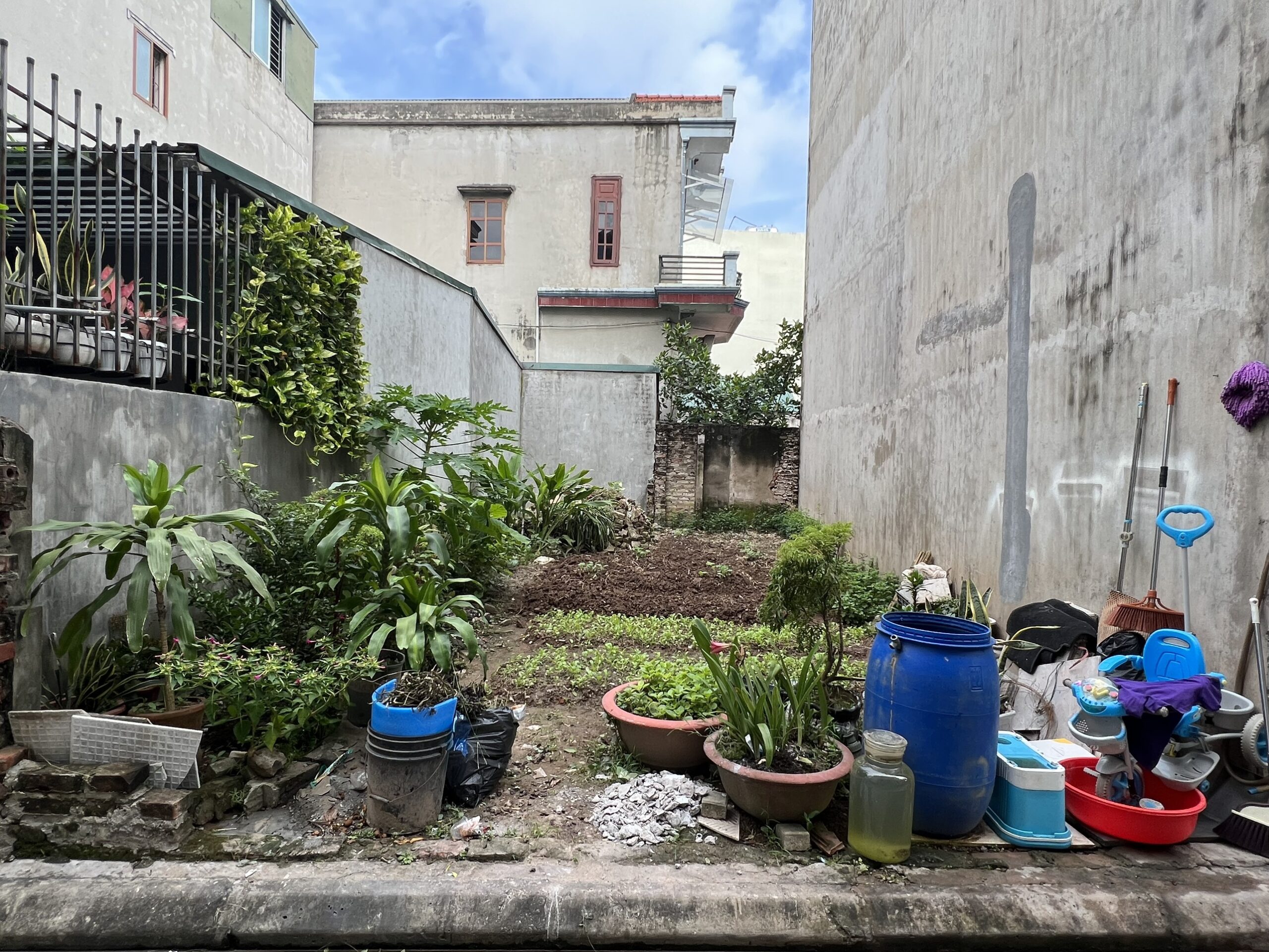 Chủ nhà cần tiền giảm giá bán mảnh đất thổ cư nằm tại tổ 8 phường Việt Hưng, Long Biên