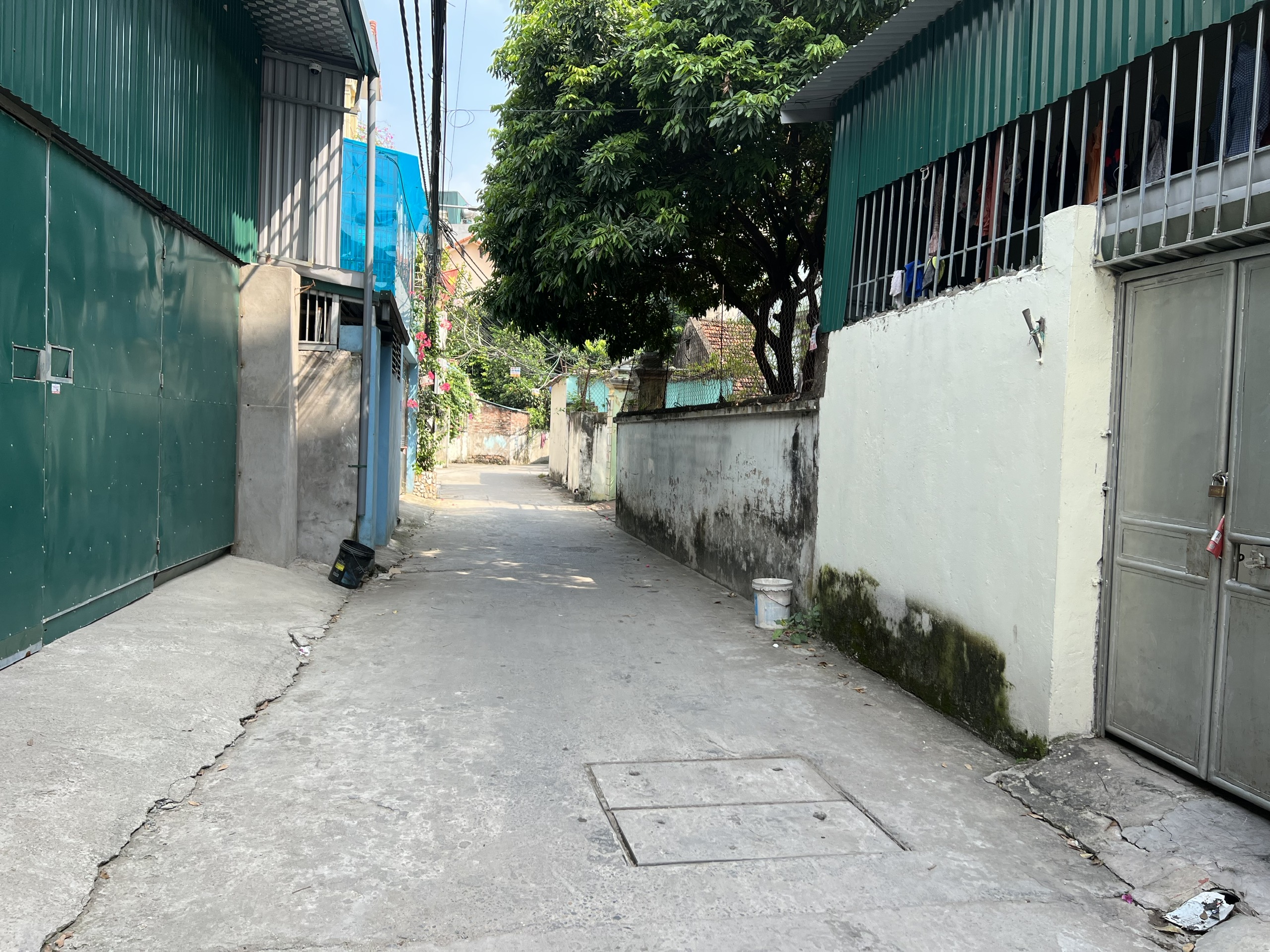 Chính chủ cần sang tên nhanh mảnh đất tặng nhà cấp 4 mặt ngõ 143 Ngô Xuân Quảng, Trâu Qùy