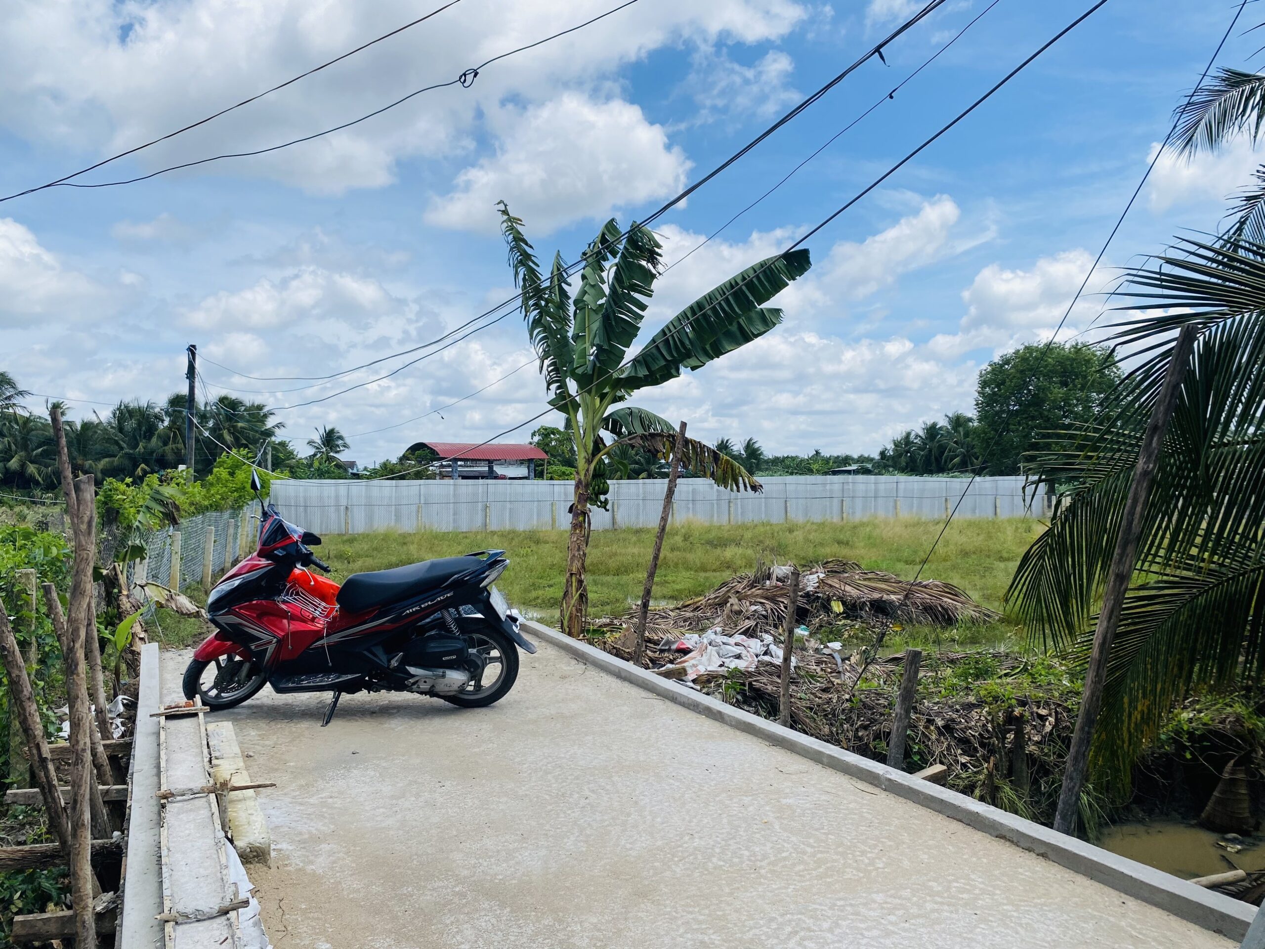 Chủ cần bán 1 công đất mặt tiền đường nhựa xã Thanh Bình huyện Chợ Gạo Tiền Giang