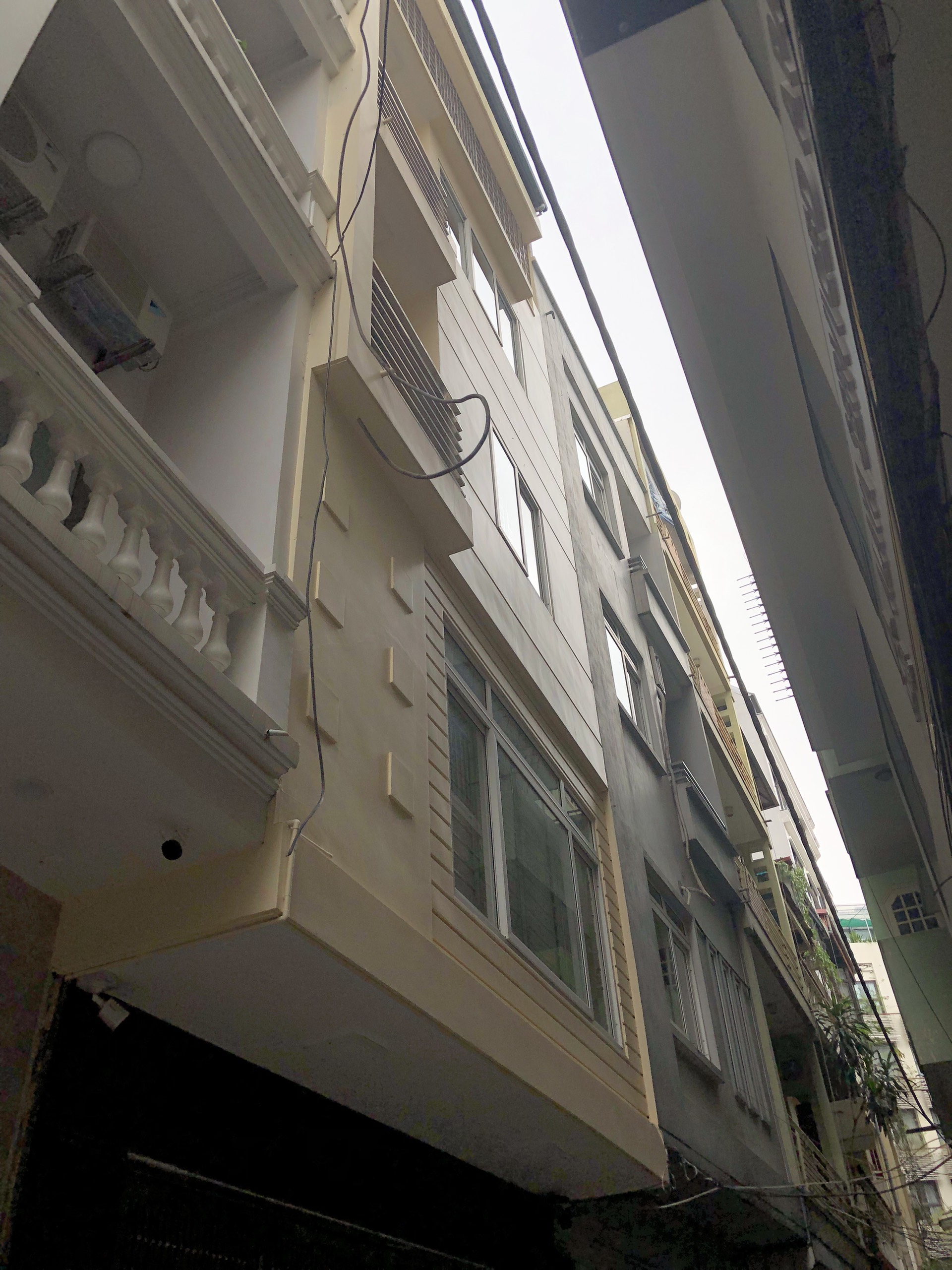 Bán gấp Đào Tấn - p Liễu Giai, 60m2, mt 6m, ngõ ô tô, gần Phan Kế Bính, Linh Lang. giao nhà ở ngay