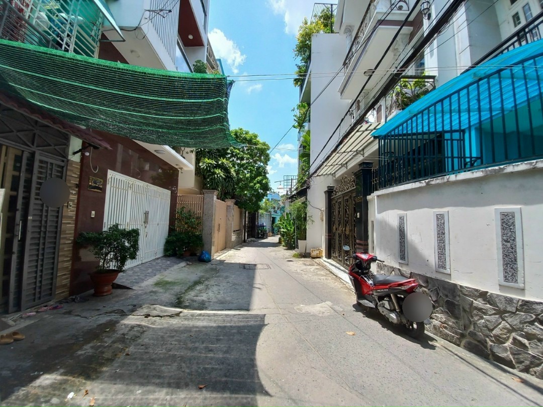 HẺM XE HƠI PHẠM VĂN ĐỒNG - P.3 GÒ VẤP -Ngay cạnh chung cư SUNNY PLAZA .