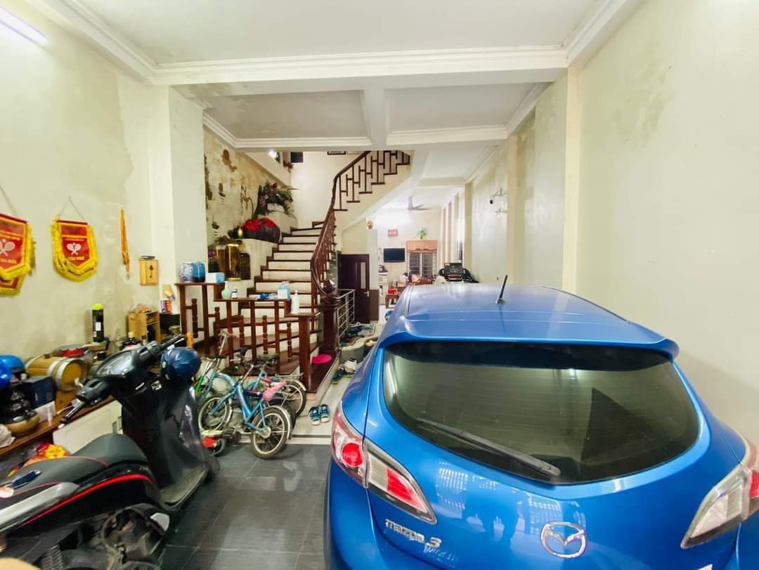 Nhà đẹp ở ngay mặt ngõ rộng thông, ô tô đỗ cửa vào nhà, kinh doanh tại Nguyễn Xiển, Thanh Xuân