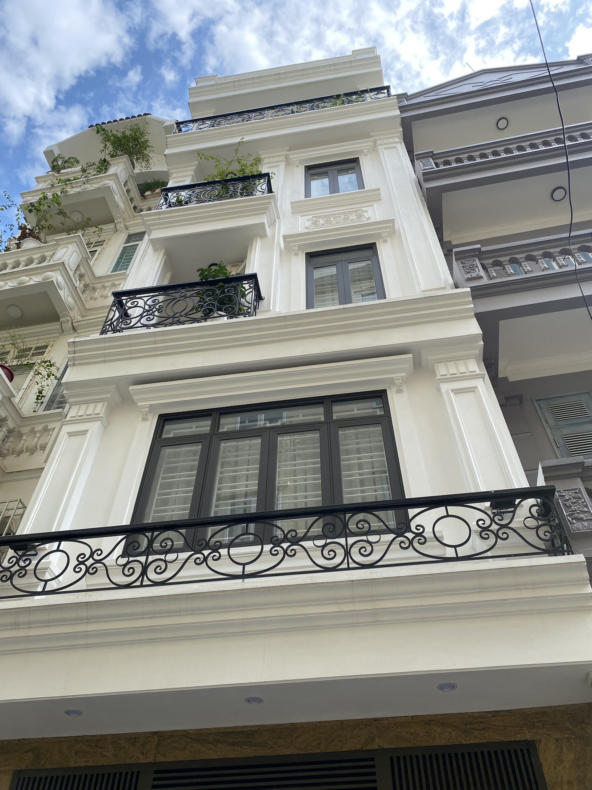 Nhà Đẹp Trung Tâm Thanh Xuân - Ngã Tư Sở, 52Mx6T, Phân Lô, Ô tô Tránh, Gần Phố_Kinh doanh.