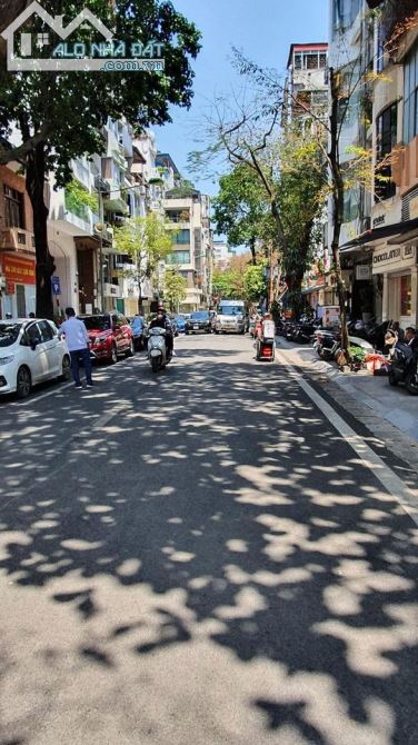 PHỐ HUẾ - TT HAI BÀ TRƯNG - BÁN 148/152M - 11 TẦNG - MT 8M - NHÀ ĐẸP ZIN 90% - ĐẲNG CẤP