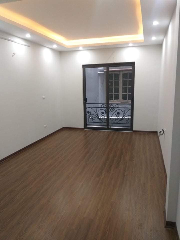 Gara Kinh doanh Gia Thụy, Nguyễn Văn Cừ 56m2 hơn 7 tỷ