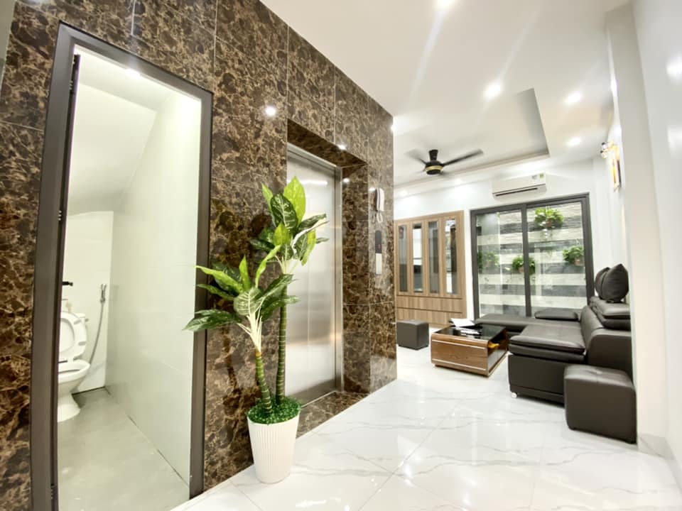 Gara 2 Ô tô Kinh Doanh 5 tầng Thang máy Nguyễn Sơn chỉ 11 tỷ