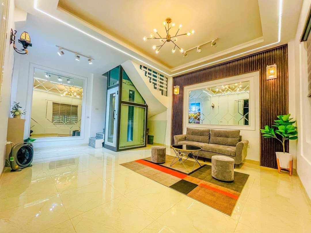 TIẾC nhưng vẫn phải bán nhà phố Hào Nam, nội thất ĐẸP, ở ngay 52m2, 6 tầng_Chỉ 6.5 tỷ