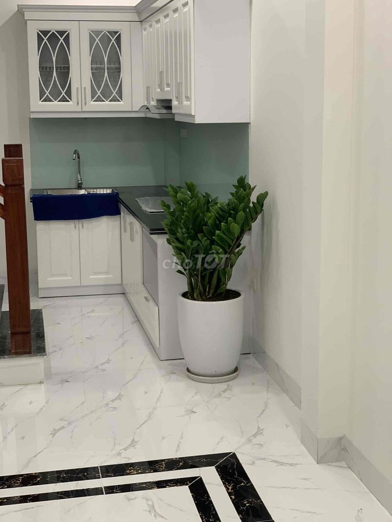 Chính chủ bán nhà phố Bồ Đề,gần cầu Chương Dương,35m2 - 5 tầng,giá 3.9 tỷ.