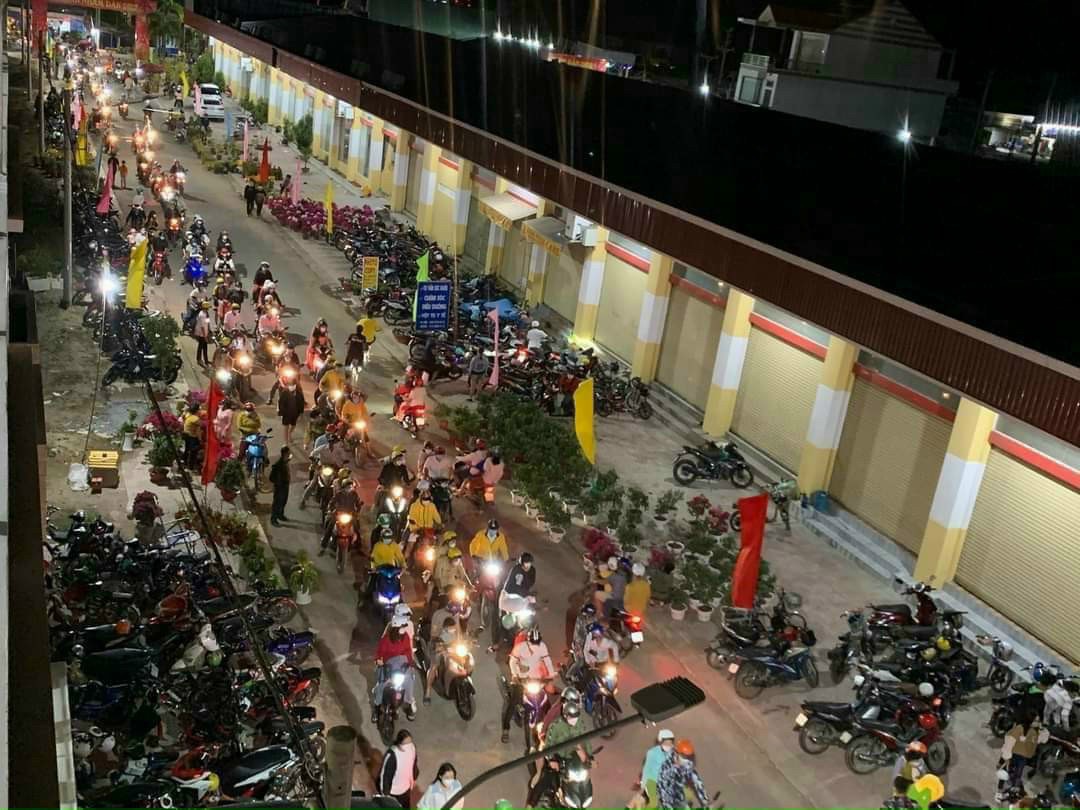 Bán đất chợ Thạnh Phú giá gđ 1 Khu vự mở đường Lộ giới 30M , Vỉa hè kinh doah 12M khu vực dân