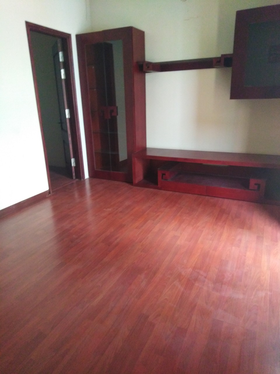 Cho thuê biệt thự mới đẹp hiện đại KĐT Yên Hòa, Cầu Giấy.DT 160m XD 100m x 4t, mt 12m. Giá 55tr/th.