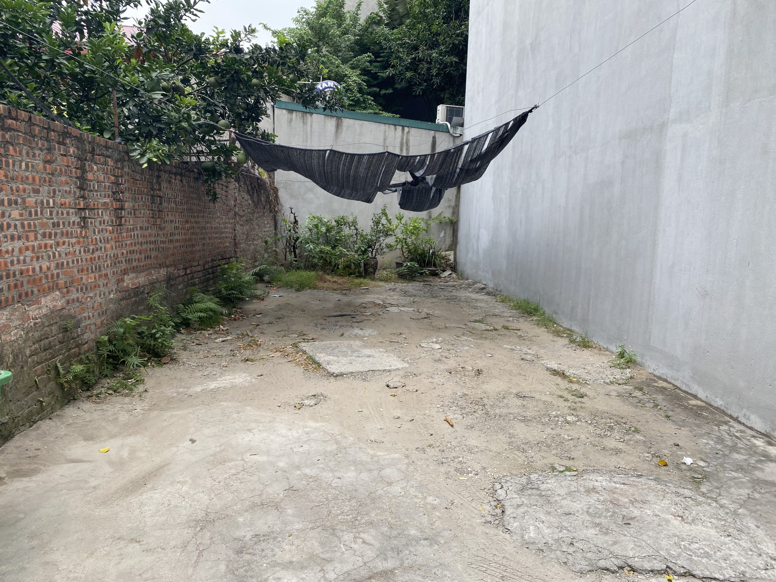 Chính chủ cần bán gấp mảnh đất thổ cư đường ô tô gần ngay trục chính phố Tư Đình