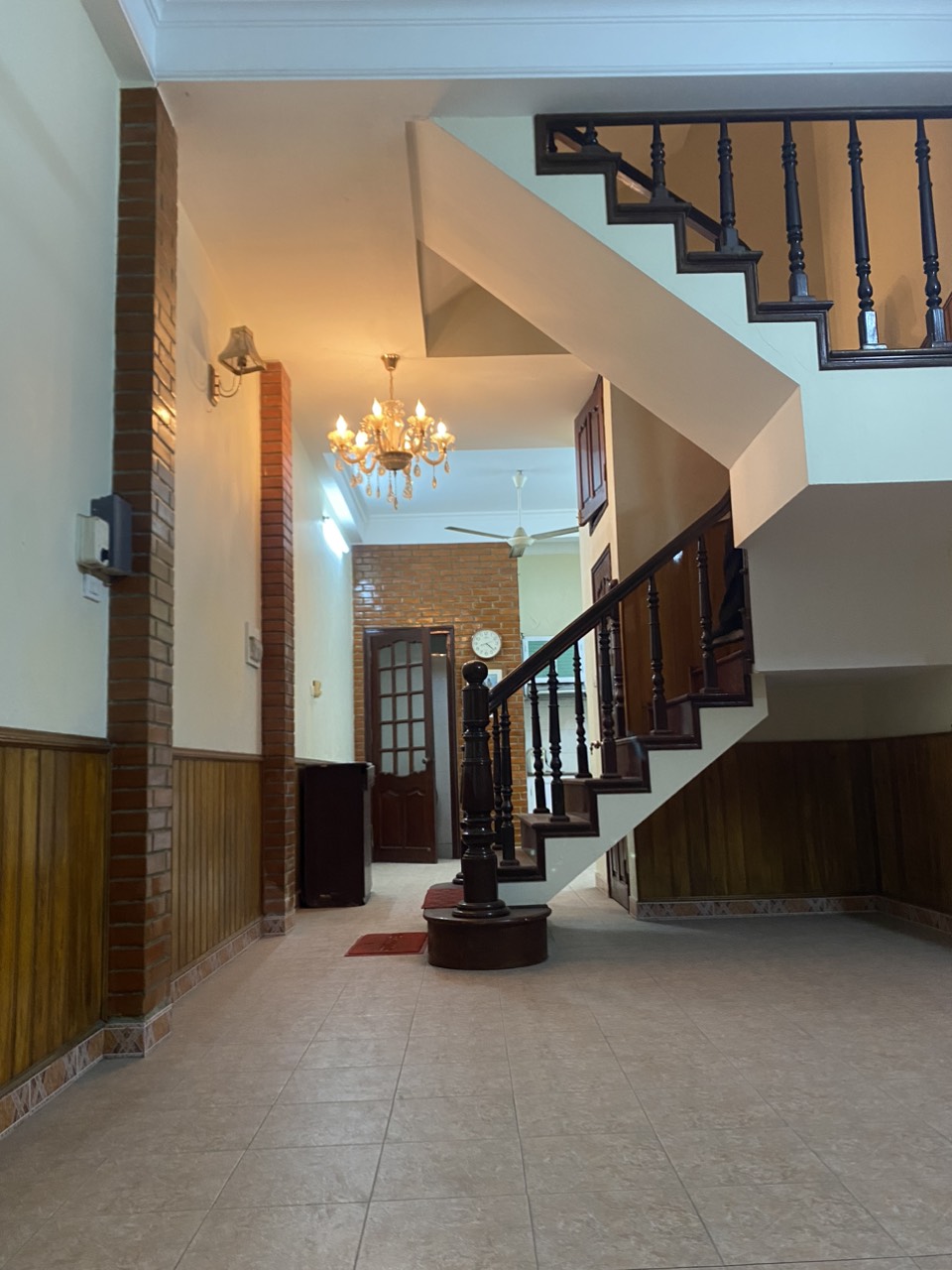 Chính chủ cho thuê nhà mặt ngõ Phố Ngọc Hà. Ngõ thẳng rộng kinh doanh bất tận. Chỉ 20 tr/th.